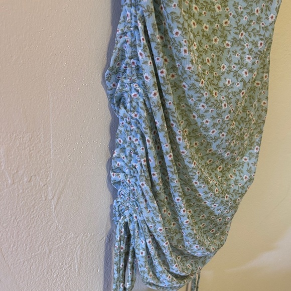 Floral Print Ruched Dress - Picture 2 of 5